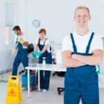 Se requiere personal de limpieza de colegios