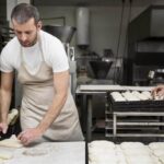 Se requiere Ayudante de Panadería